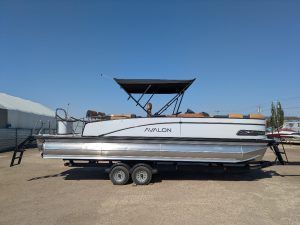 2026 Avalon Catalina 2585 QLS