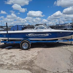 2004 Moomba Outback